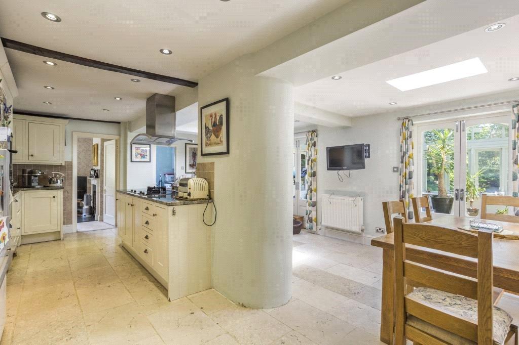 Kitchen/ Breakfast