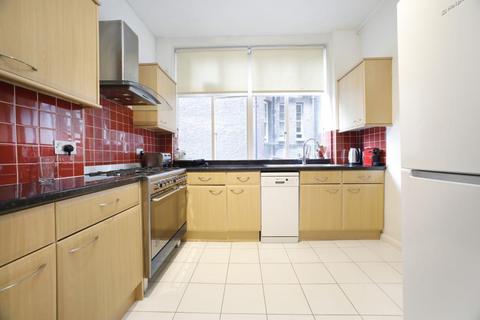 3 bedroom flat for sale, Oakwood Court, Abbotsbury Road, Kensington, W14