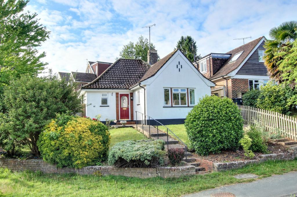 Penland Road, Haywards Heath, RH16 2 bed detached bungalow for sale £