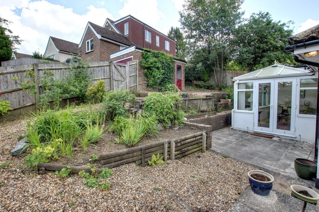 Penland Road, Haywards Heath, RH16 2 bed detached bungalow for sale £