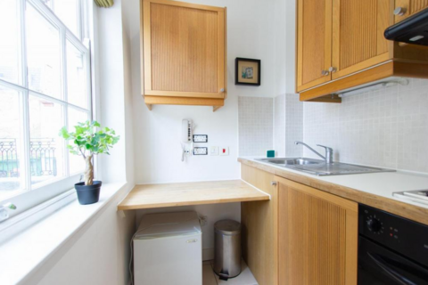 Studio to rent, North Gower Street, Euston, London, NW1