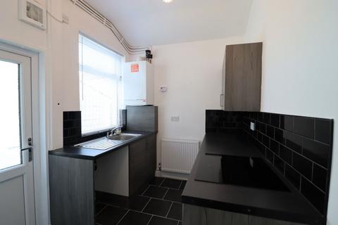 2 bedroom terraced house to rent, Millhill Street, Blackburn, BB2