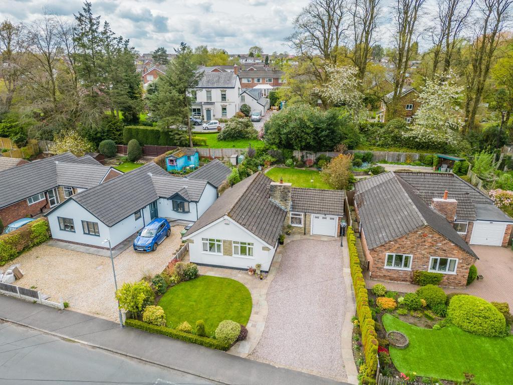 Valley Road, Macclesfield 3 bed detached bungalow for sale - £380,000