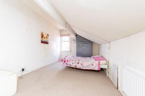 10 Trentham Row, Leeds, LS11 6HU