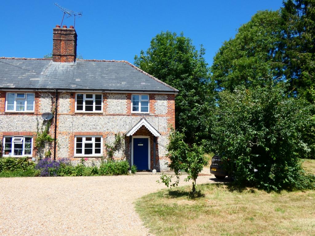 Brown Candover, Hampshire, SO24 3 bed semidetached house £1,300 pcm