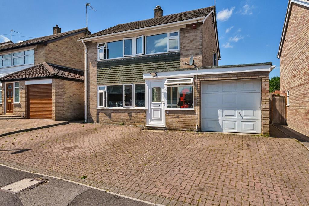 Manor Gardens, Warminster, BA12 3 bed house £375,000