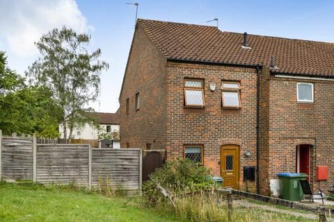 18 Carr Close, Aylesbury, HP19 9TP