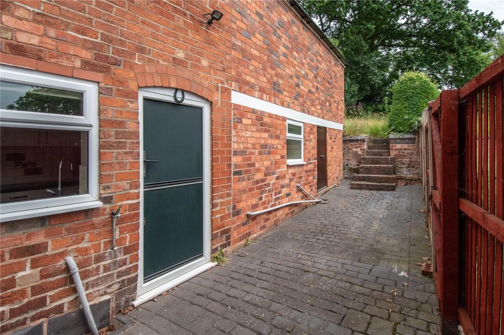 113 Worcester Road