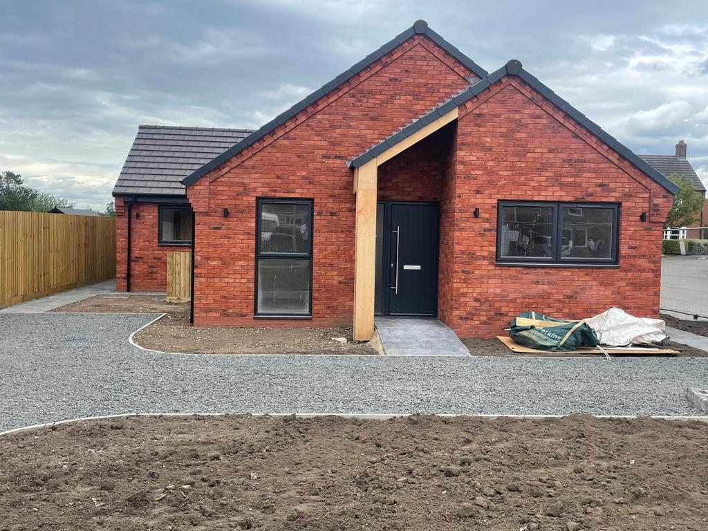 Hall Lane, Stickney, PE22 3 bed detached bungalow £295,000