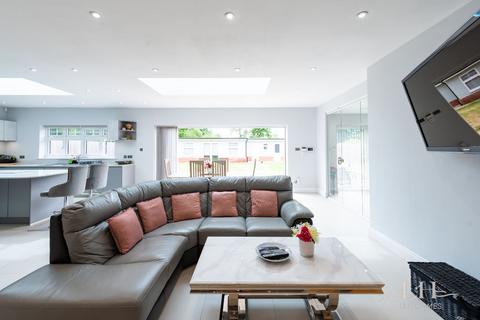 4 Ernest Road, Hornchurch, RM11 3JF