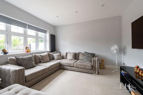 4 Ernest Road, Hornchurch, RM11 3JF