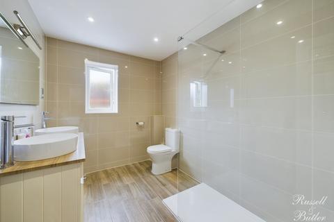 5 bedroom detached house for sale, Panters Close, Nash