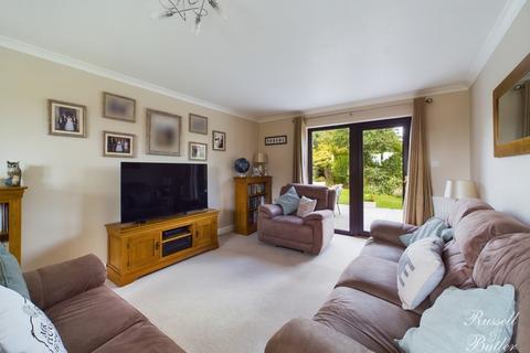 5 bedroom detached house for sale, Panters Close, Nash