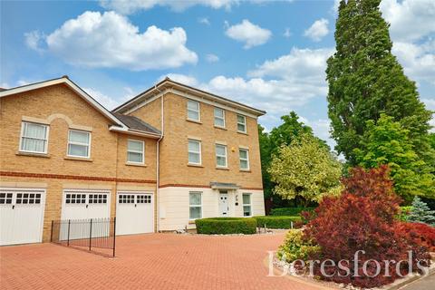 2 Baynard Avenue, Little Dunmow, Dunmow, CM6 3FF