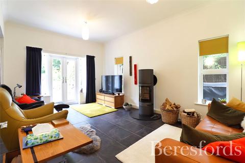 2 Baynard Avenue, Little Dunmow, Dunmow, CM6 3FF