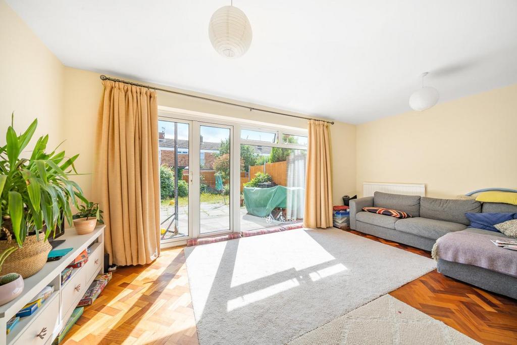 Mapleton Close, Bromley 3 bed terraced house for sale £525,000