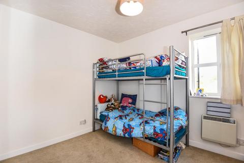 2 bedroom apartment to rent - Friarscroft Way,  Aylesbury,  HP20