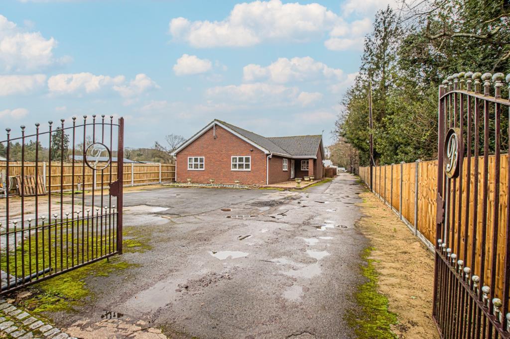 Hurst Lane, Egham TW20 4 bed detached bungalow for sale £2,000,000