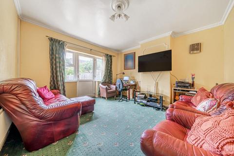 5 Knapmill Way, London, SE6 3TD