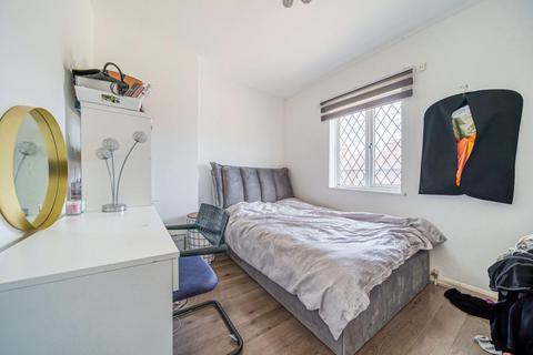 5 Knapmill Way, London, SE6 3TD