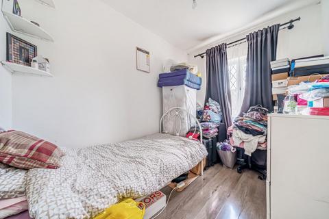 5 Knapmill Way, London, SE6 3TD