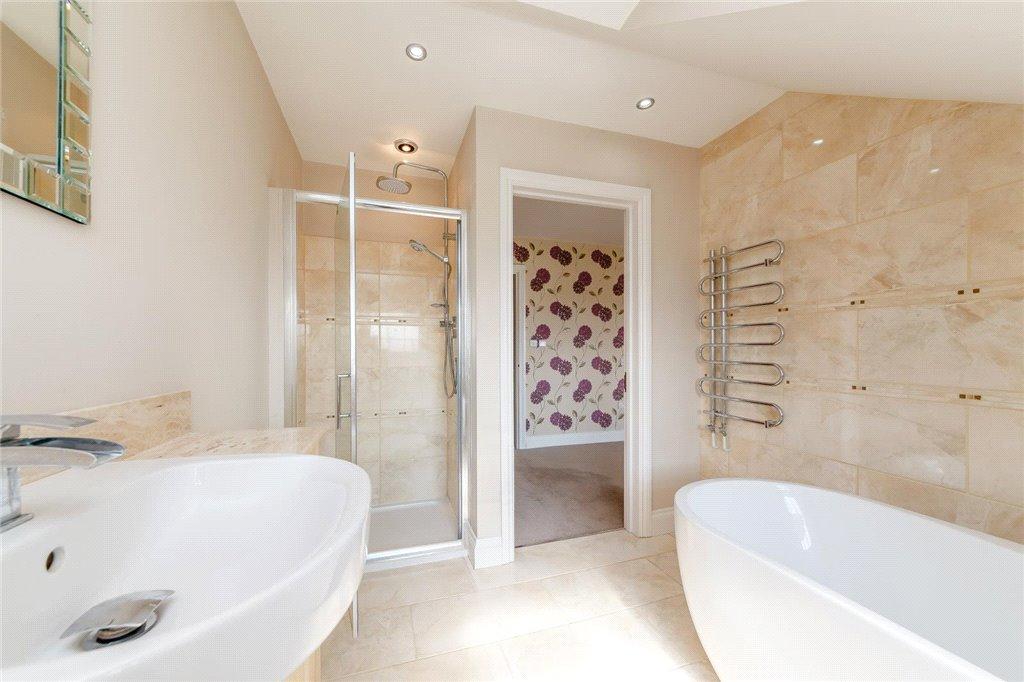 Main Ensuite