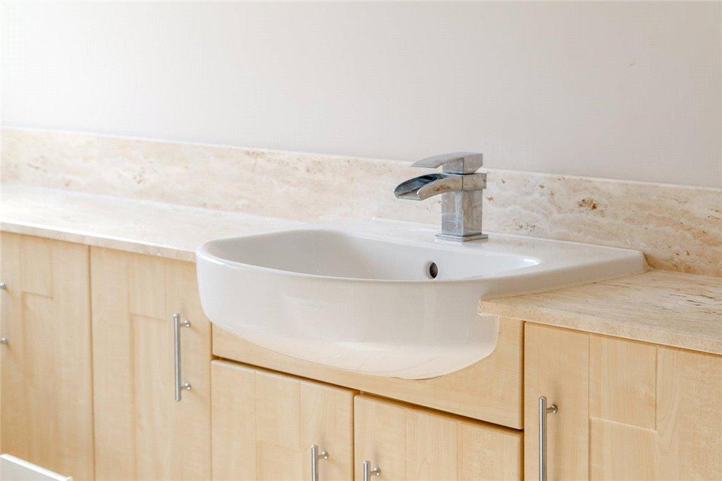 Main Ensuite
