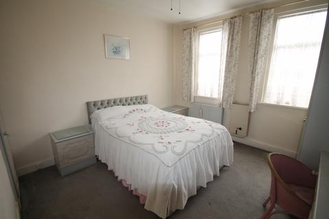 81 Myrtle Road, Hounslow, TW3 1QE