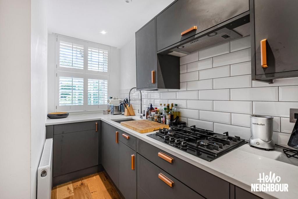 Langford Green, London, SE5 1 bed apartment £1,900 pcm (£438 pw)