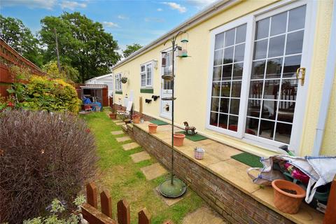 2 bedroom retirement property for sale - Mayfield Park, Thorney Mill Road, West Drayton, UB7