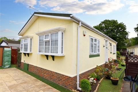 2 bedroom retirement property for sale - Mayfield Park, Thorney Mill Road, West Drayton, UB7