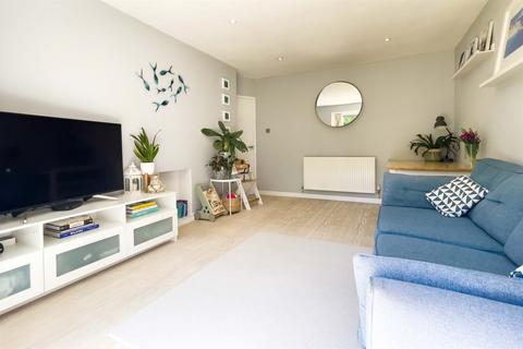 12 Porter Road, Poole, BH17 7AW