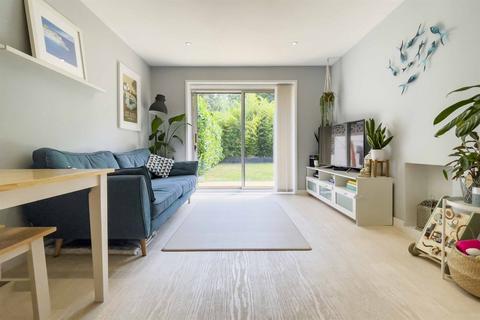 12 Porter Road, Poole, BH17 7AW
