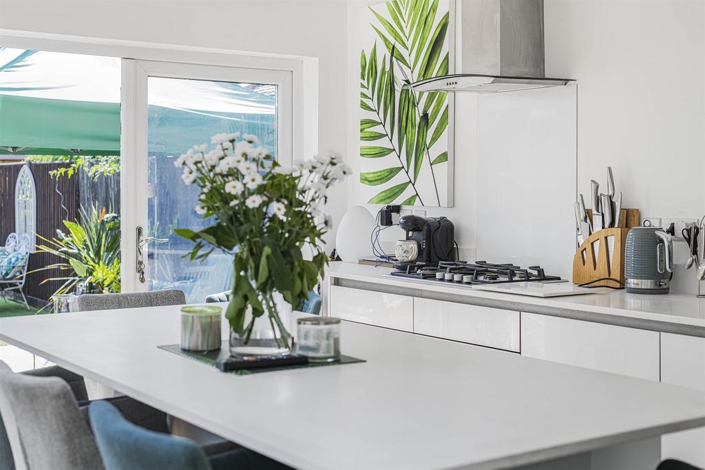 Kitchen/Breakfast Ro