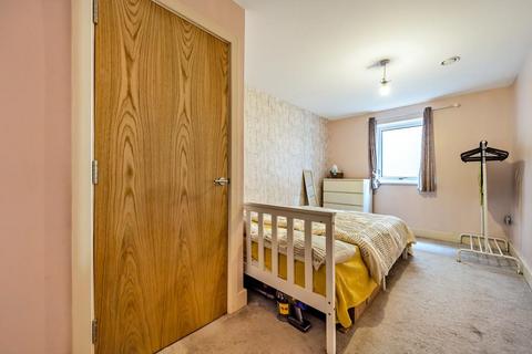 2 bedroom flat for sale, Thatcham,  Berkshire,  RG18