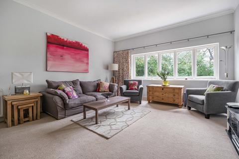 undefined, Old Woking Road, Surrey KT14