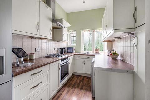 undefined, Old Woking Road, Surrey KT14