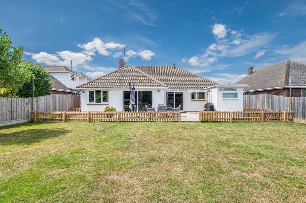 Dungannon Drive, Thorpe Bay, Essex, SS1 3 bed bungalow for sale £799,995