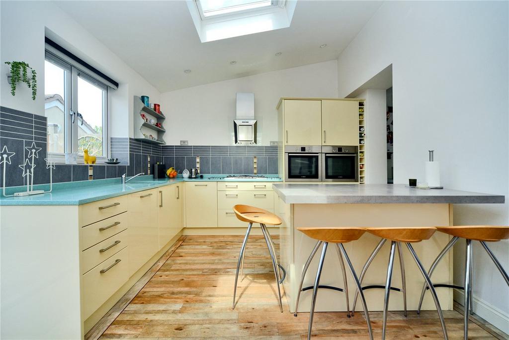 Vale Road, Worcester Park, Surrey, KT4 3 bed semidetached house for sale £675,000