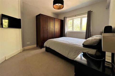3 bedroom terraced house for sale, High Road, Byfleet, West Byfleet, Surrey, KT14