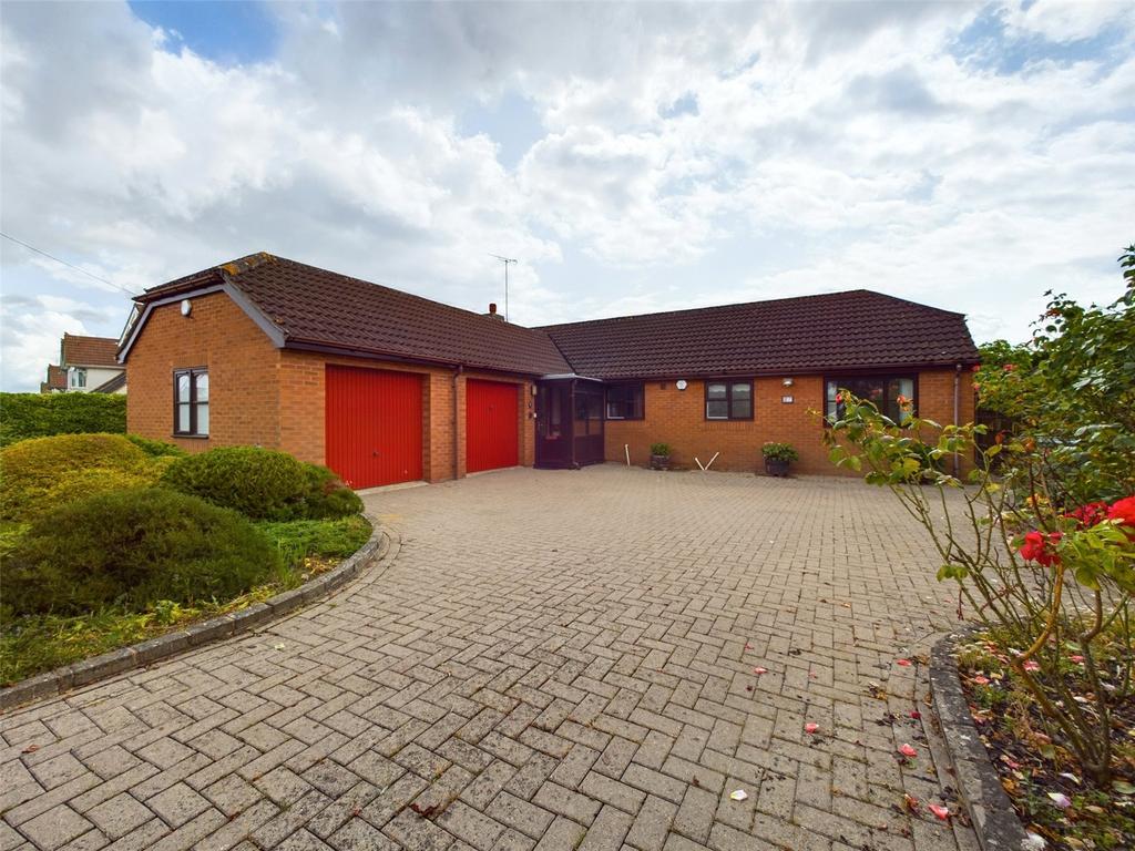 Hempsted Lane, Gloucester, Gloucestershire, GL2 3 bed bungalow for sale
