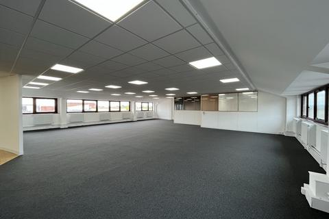 Office to rent, Hale Leys, Aylesbury HP20