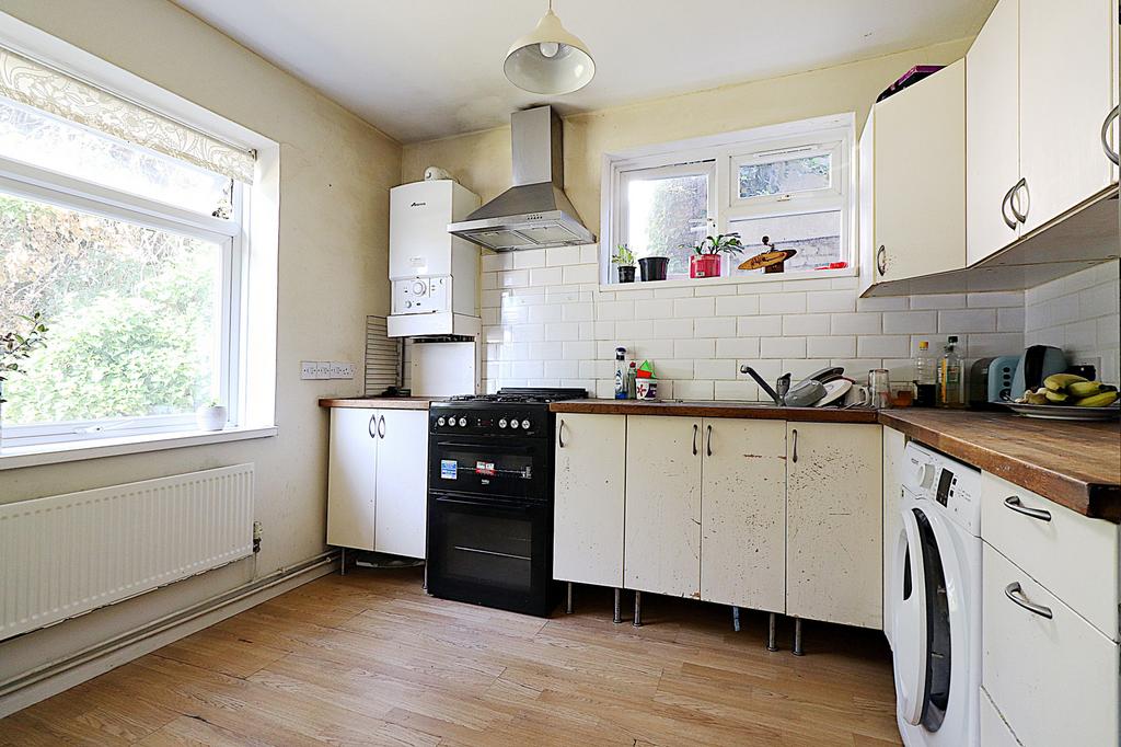 Bromley Common, Bromley 2 bed flat for sale £335,000