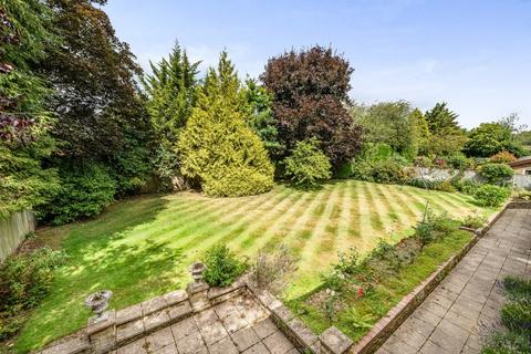 7 Howe Drive, Beaconsfield, HP9 2BG