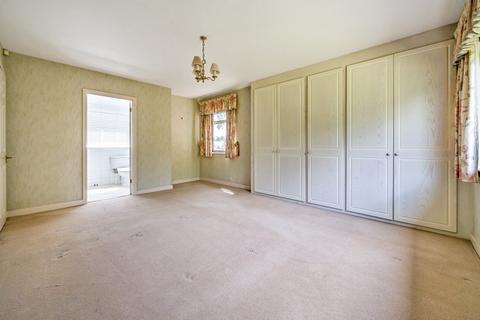 7 Howe Drive, Beaconsfield, HP9 2BG