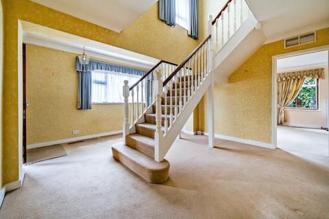 7 Howe Drive, Beaconsfield, HP9 2BG