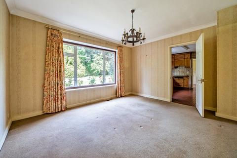 7 Howe Drive, Beaconsfield, HP9 2BG