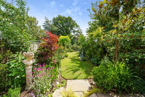 Holly Cottage Send Marsh Road, Send, Woking, GU23 7DG