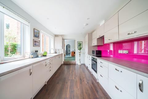 Holly Cottage Send Marsh Road, Send, Woking, GU23 7DG