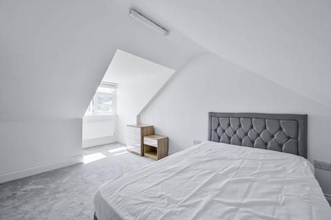 4 bedroom terraced house to rent - PLUM LANE, Plumstead, London, SE18